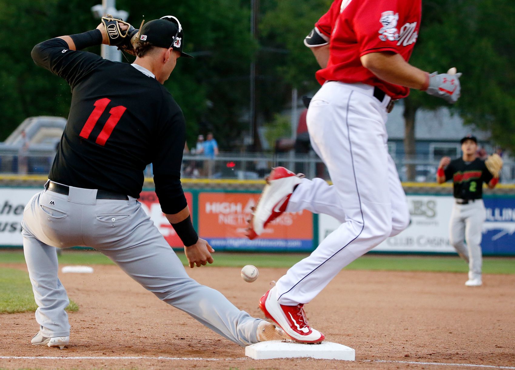 Mustangs vs. Voyagers